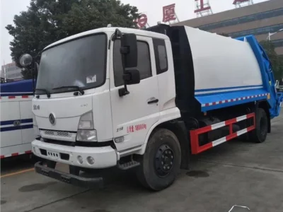 DONGFENG Rear Loading Trash Truck