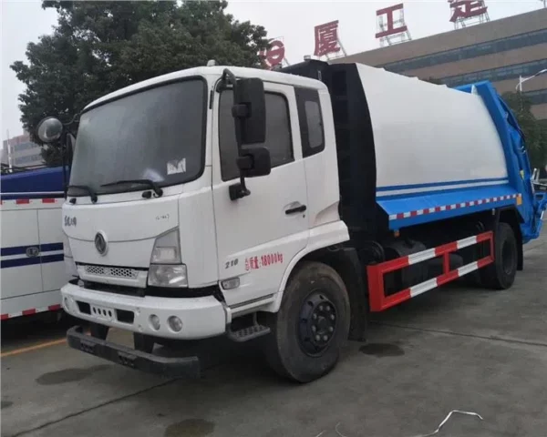 DONGFENG Rear Loading Trash Truck