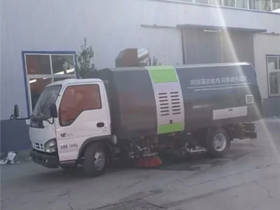 Isuzu land Side Cleaning Sweeper