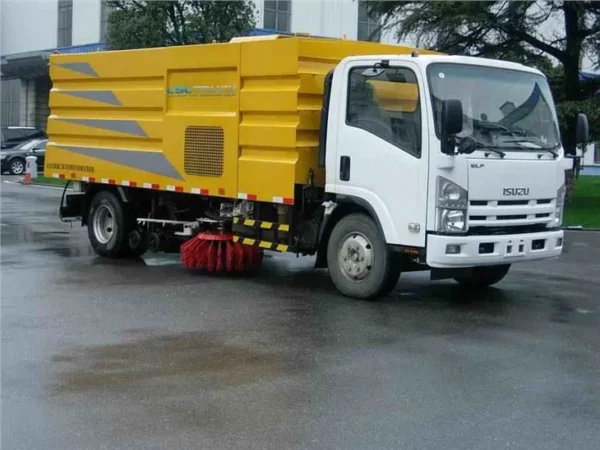 ISUZU Trash Pack Road Sweeper Truck