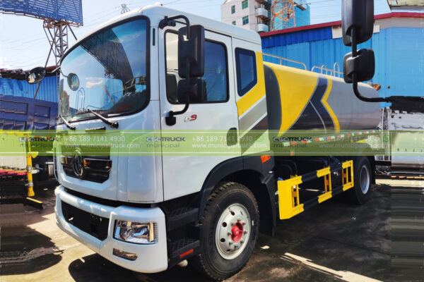 DONGFENG Small Water Sprinkler Truck