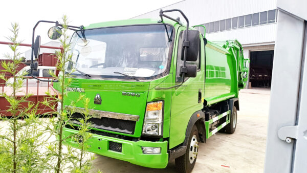 SINOTRUK 10CBM Waste Compactor Truck