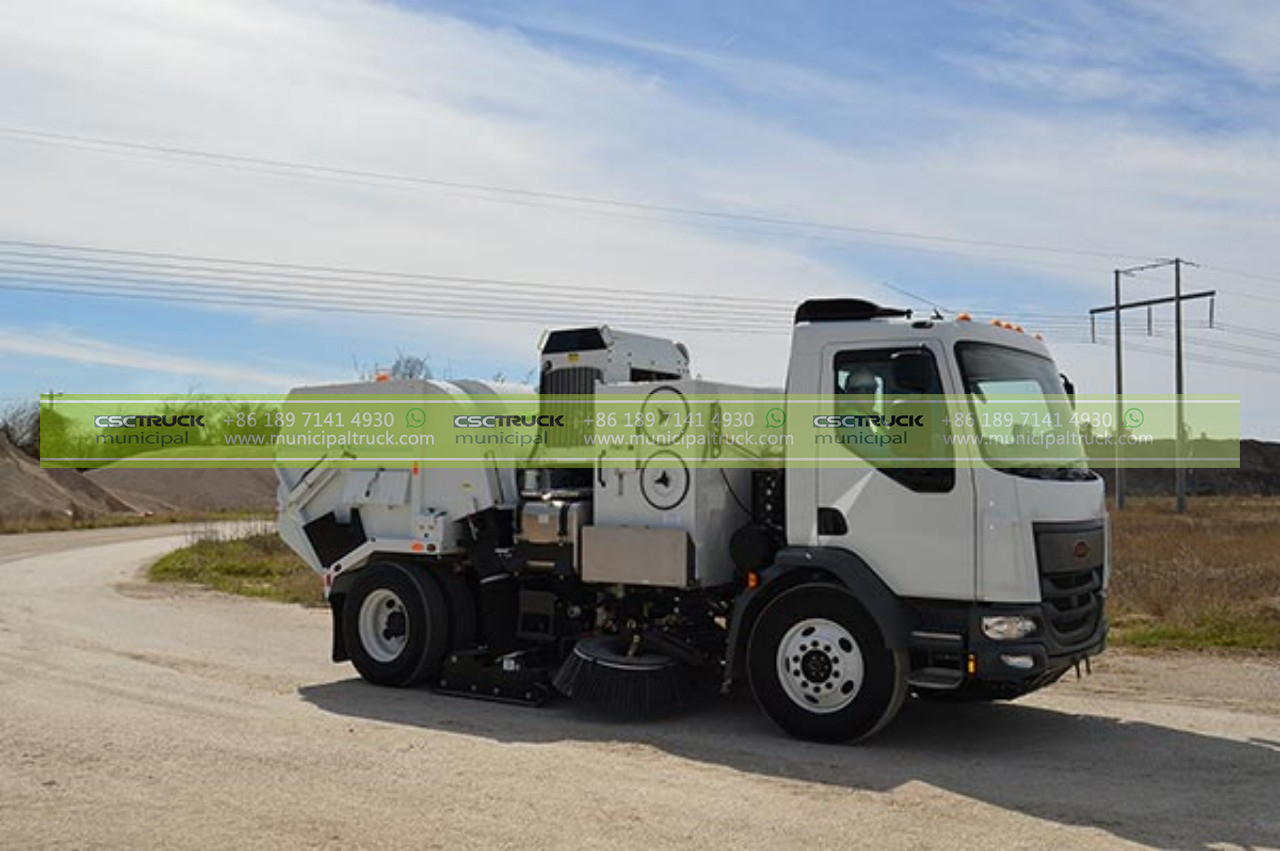 Sweeper-trucks-built-with-durable-materials-and-reliable-components-3.jpg