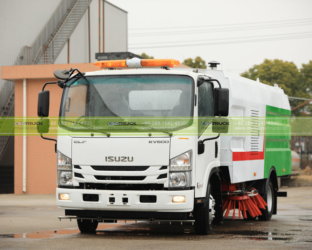 ISUZU Street Sweeper Truck Very Front