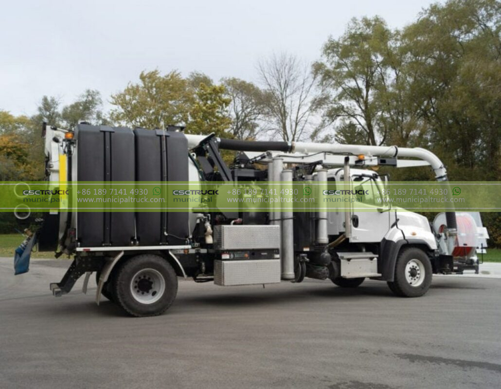 Vacuum sewer truck