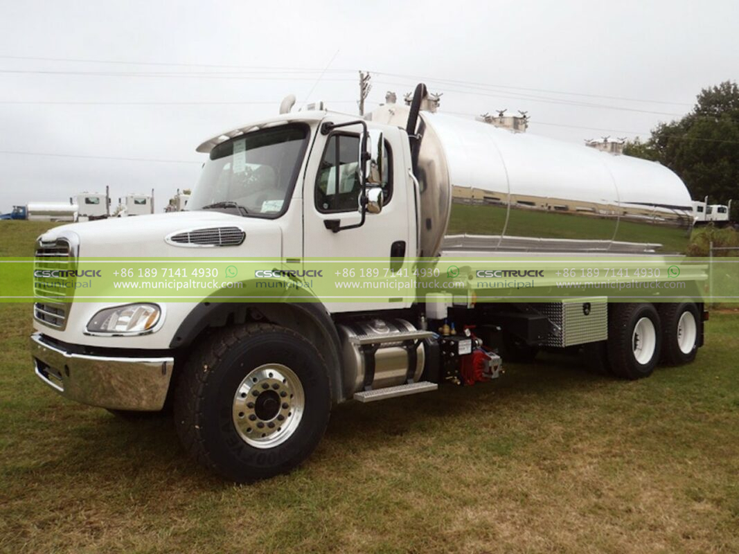 sludge collector truck