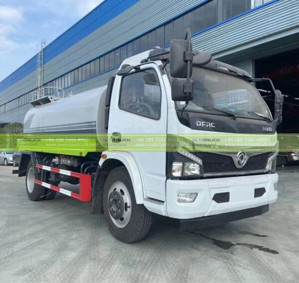 DONGFENG 8000 Liter Water Tanker Sprinkler Truck